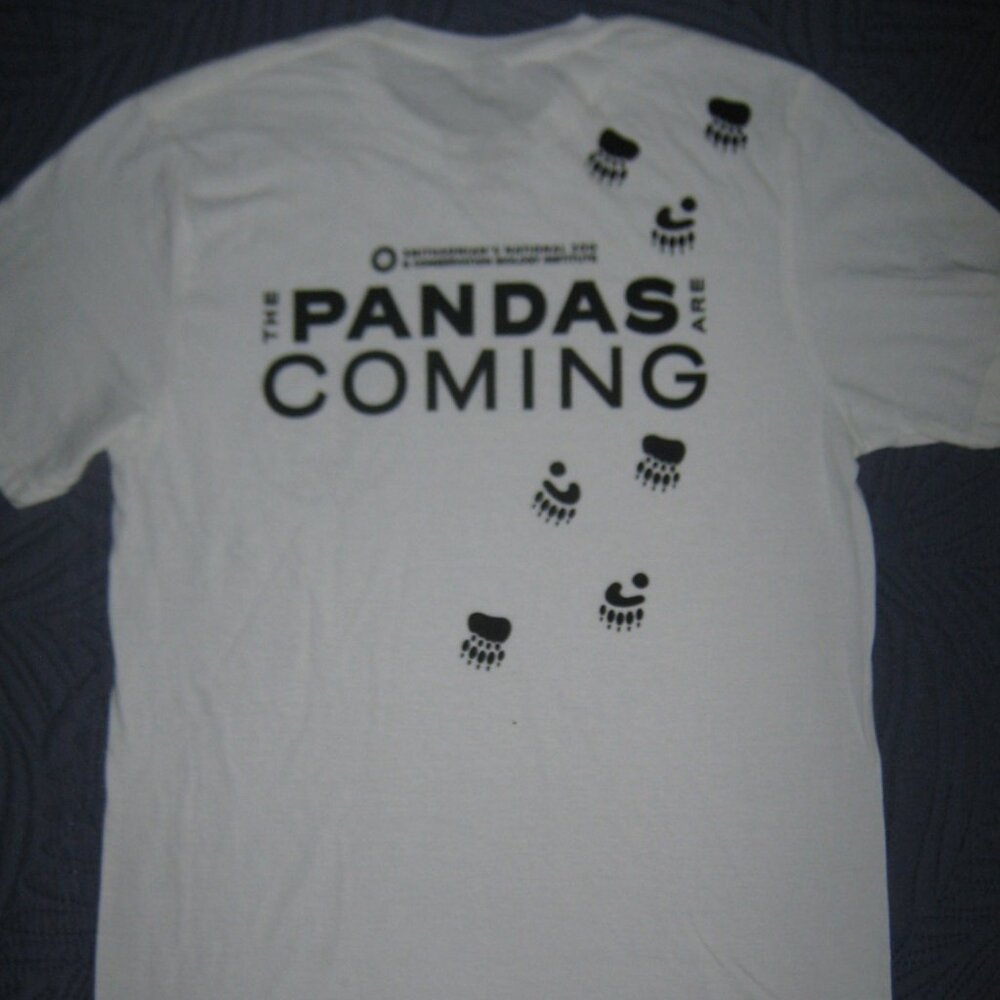 Pandas Are Coming New Smithsonian Institution White T-Shirt Adult Unisex Size S